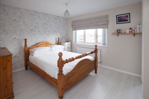 Master Bedroom_37LP- click for photo gallery